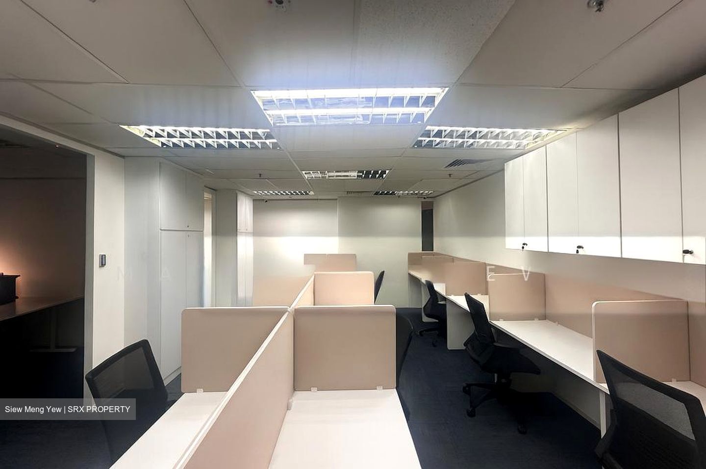 International Plaza (D2), Office #571627381